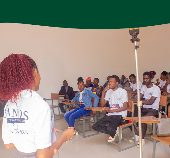 Imagem de Meninas fazendo Ginástica